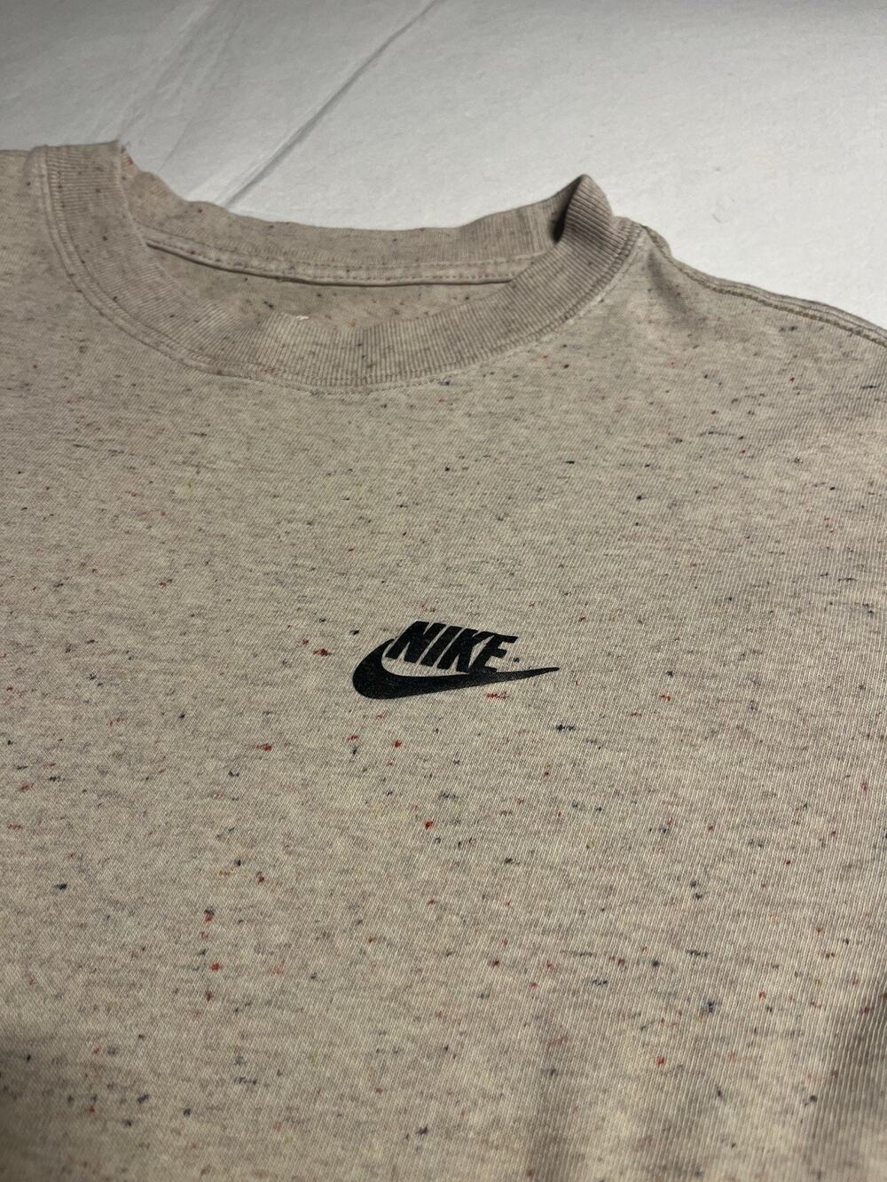 Nike The Nike Tee Men’s Medium Beige Multicolor Speckled Loose Fit Swoosh Shirt